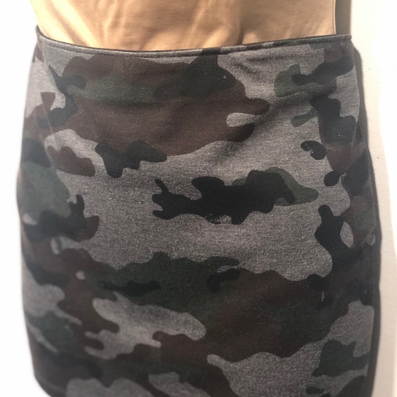 Zara camo mini skirt - Picture 2 of 3